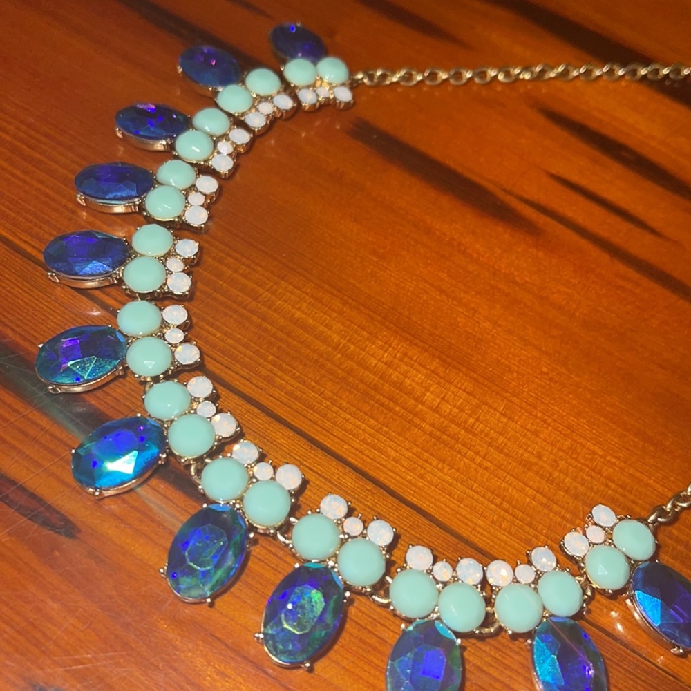 NEW J CREW Statement Necklace Aqua Teal Turquoise Stones Gold Tone Chain